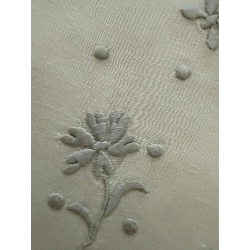 Vintage Hand Towels/Napkins Set of 2 White Silver Floral Butterfly Scalloped 21